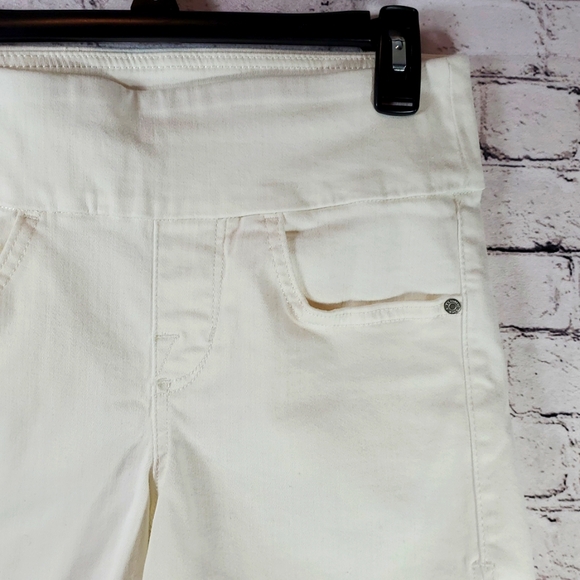 Rock & Republic White Jean Shorts Slimming Denim RX Size 6 EUC - Picture 4 of 13